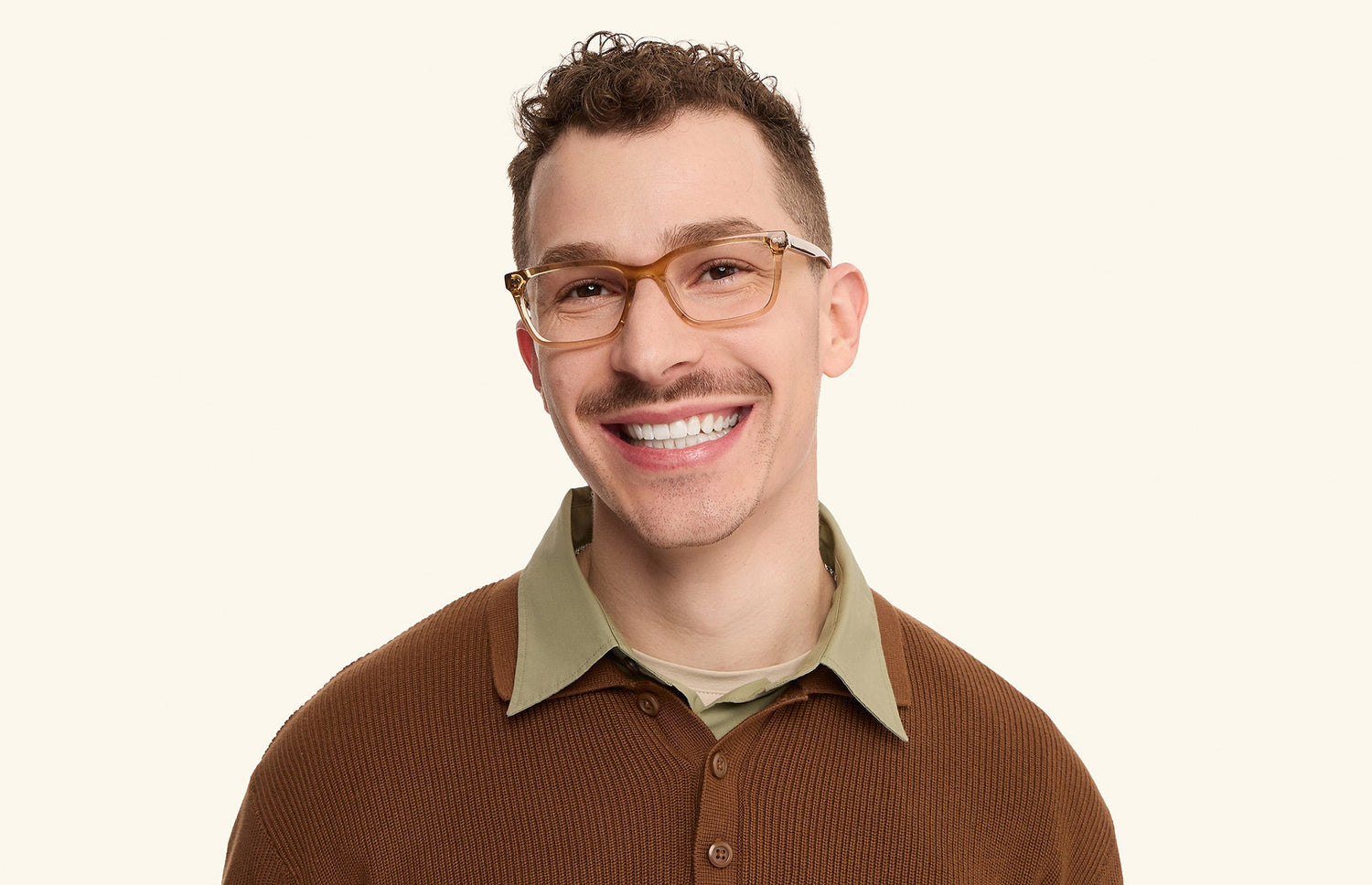 The Larkin - Honey Clear - LifeStyle1 - Pair Eyewear