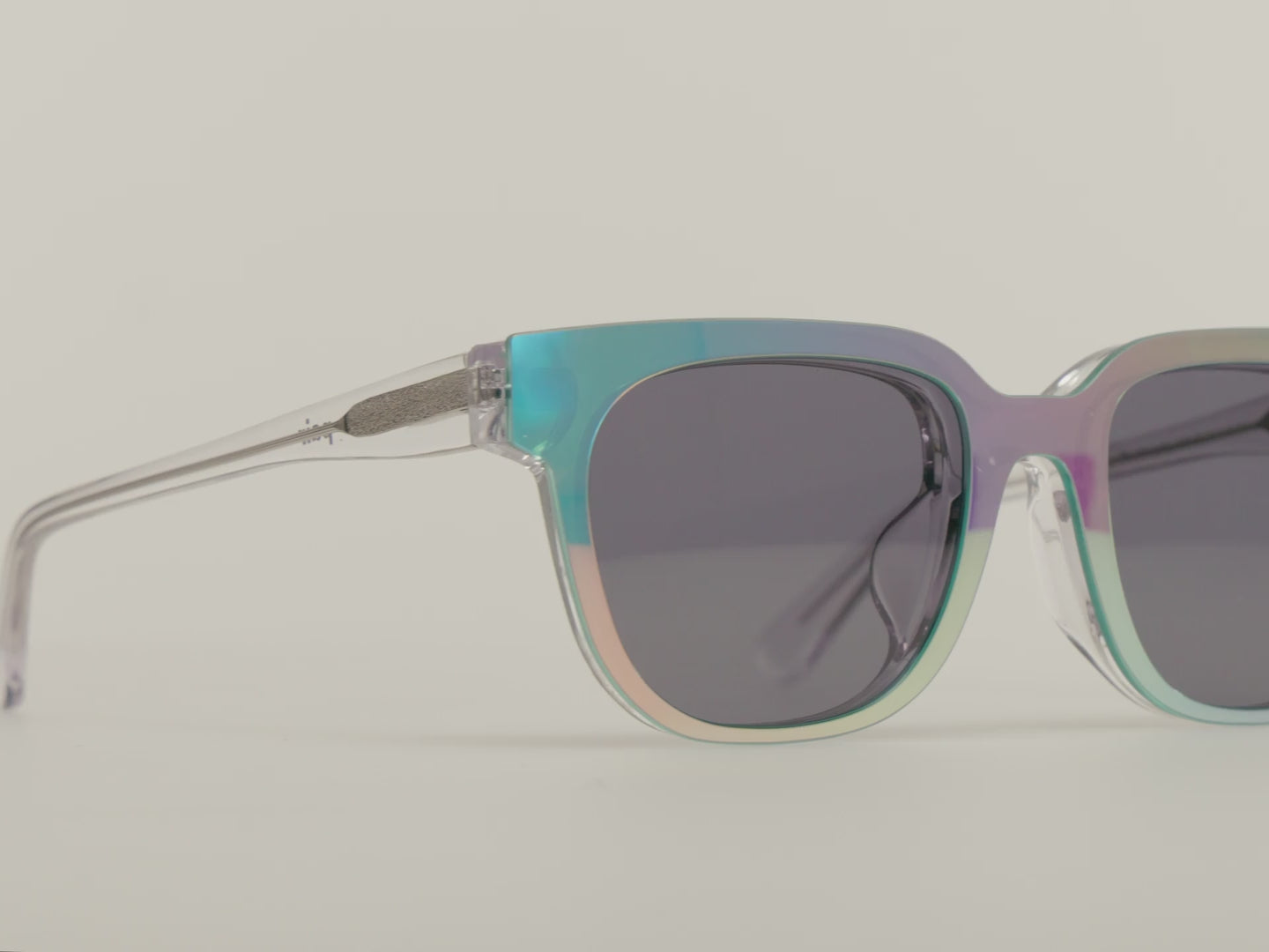 The Polarized Iridescent Sun Top - LifeStyle Thumbnail Video1 - Pair Eyewear