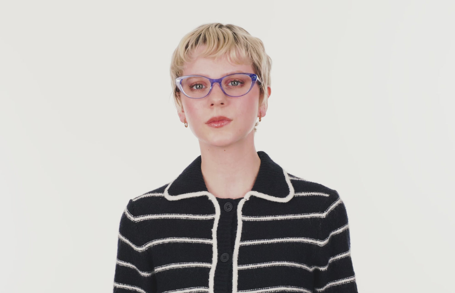 The ella - Blue Clear - LifeStyle Thumbnail2 - Pair Eyewear