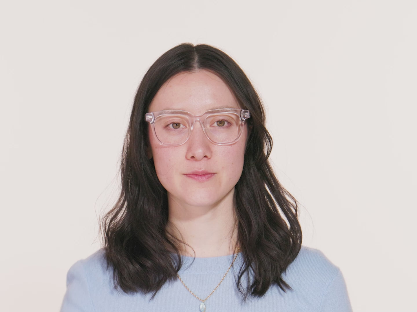 The Ultraviolet Pearl Shell - LifeStyle Thumbnail Video1 - Pair Eyewear