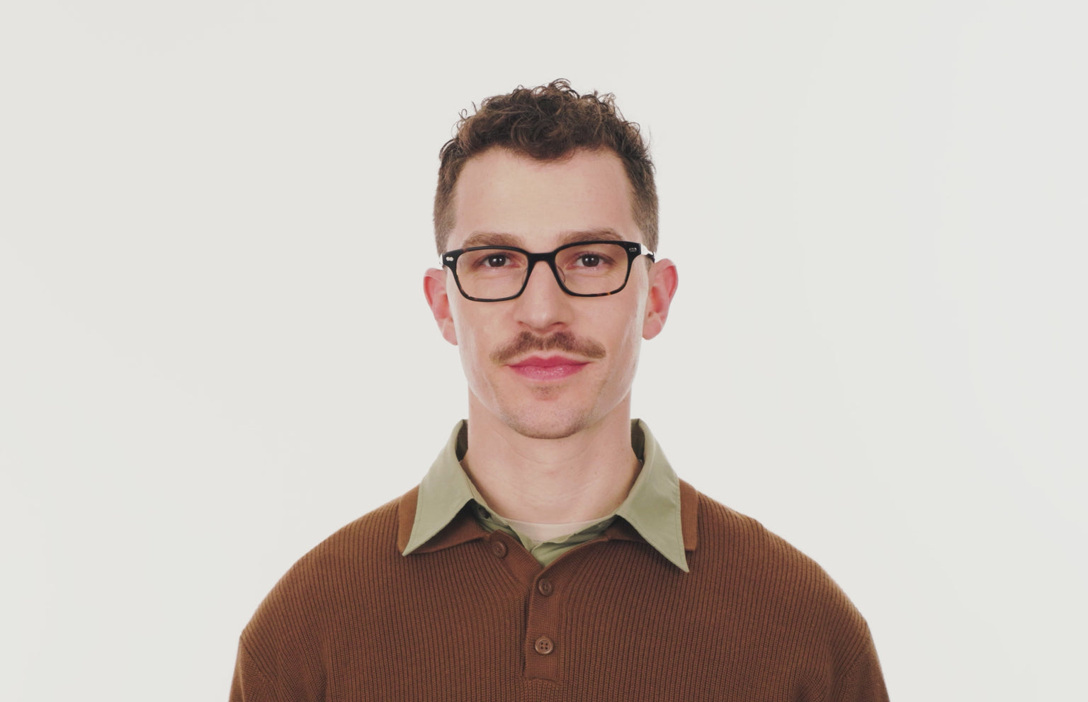 The Finley - Tortoise Acetate Gold Metal - LifeStyle Thumbnail3 - Pair Eyewear