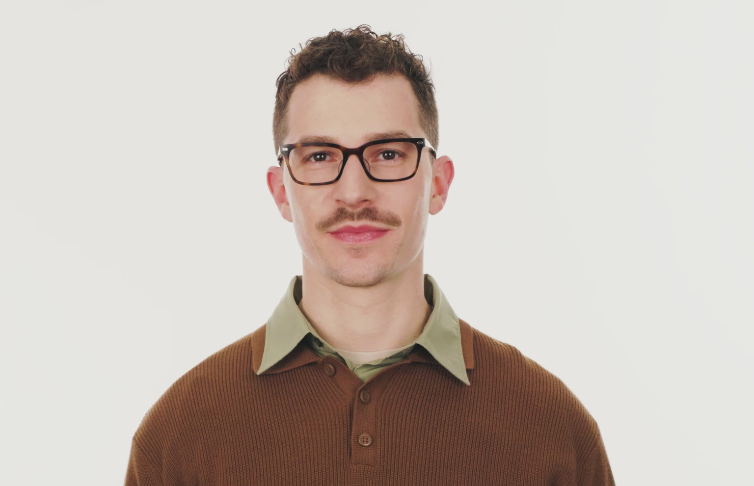 The Larkin - Tortoise Acetate Gold Metal - LifeStyle Thumbnail3 - Pair Eyewear