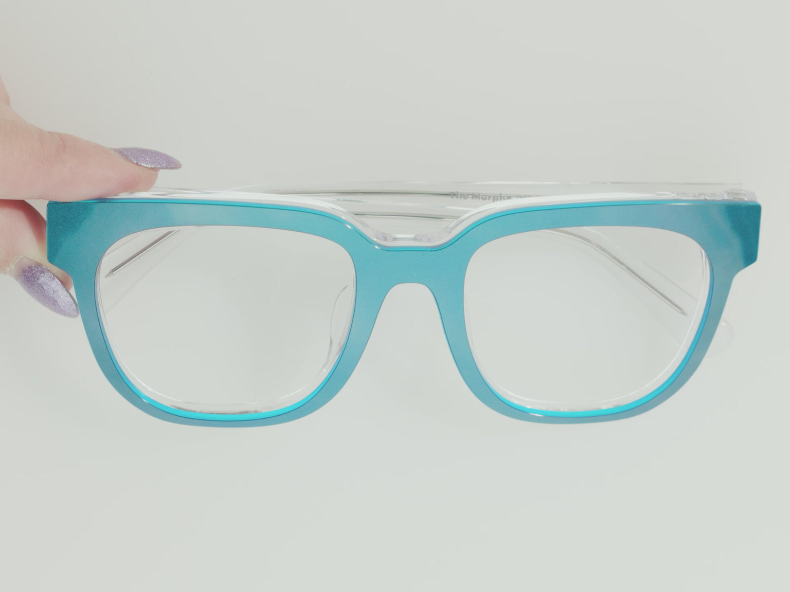 The Teal Mirror - LifeStyle Thumbnail Video1 - Pair Eyewear