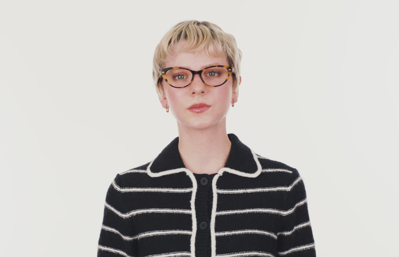 The ella - Tortoise - LifeStyle Thumbnail2 - Pair Eyewear